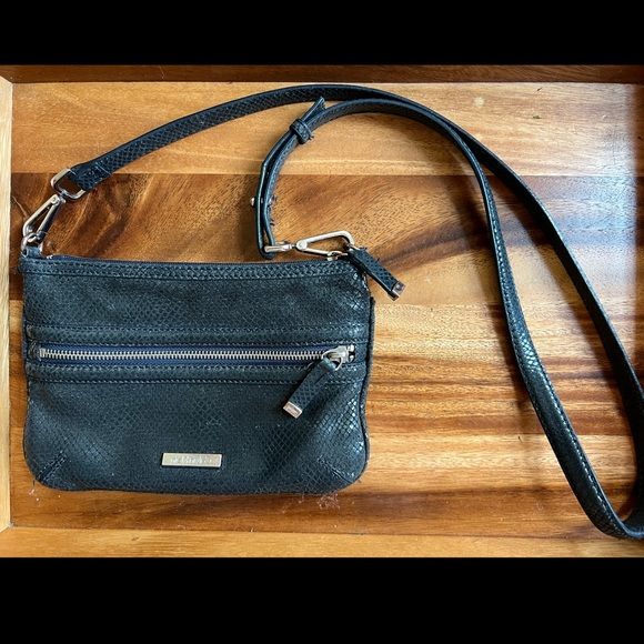 Calvin Klein navy faux snakeskin crossbody bag - Picture 1 of 5